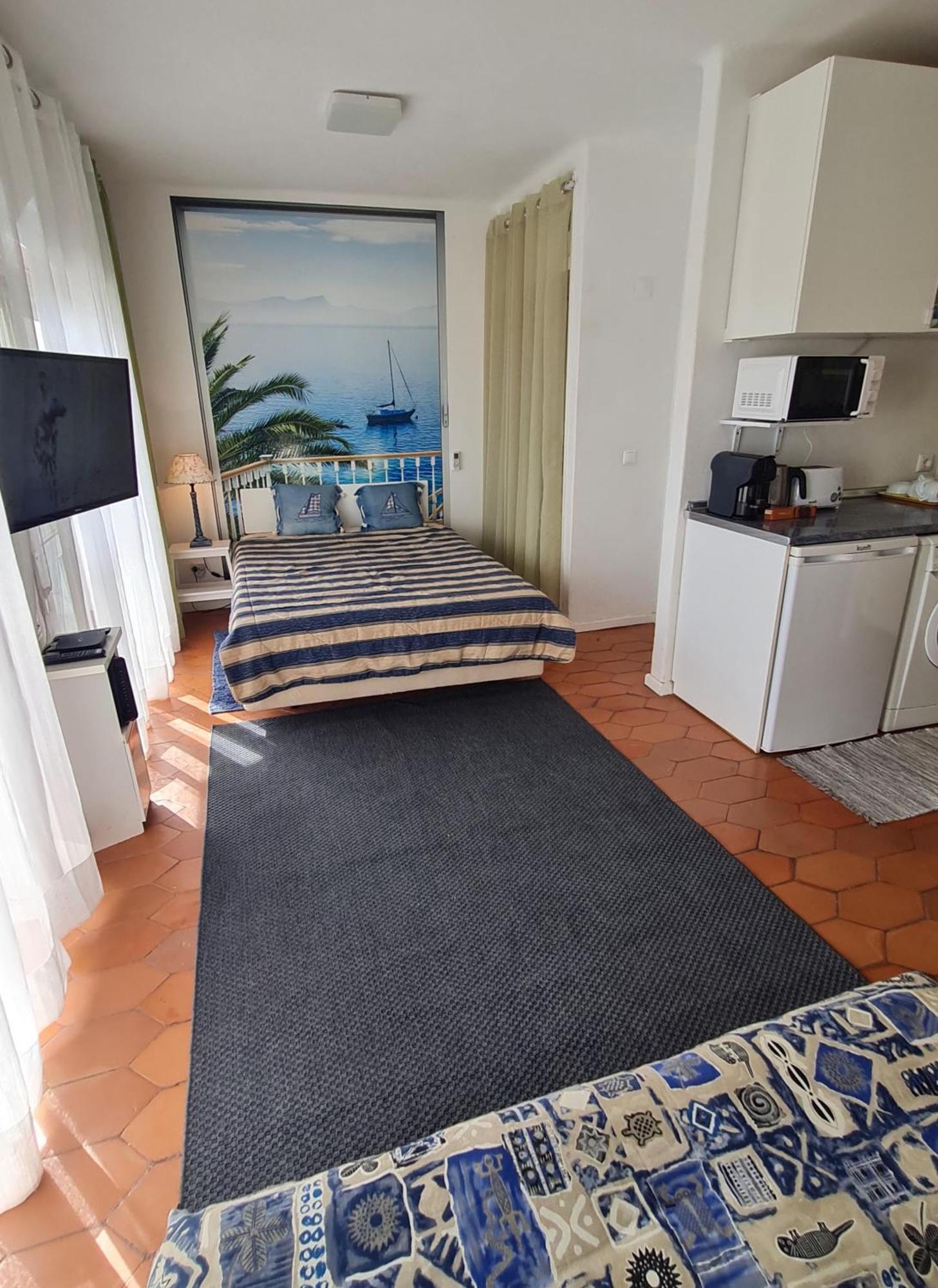 Musa Mar - In The Residential Area * Quarteira